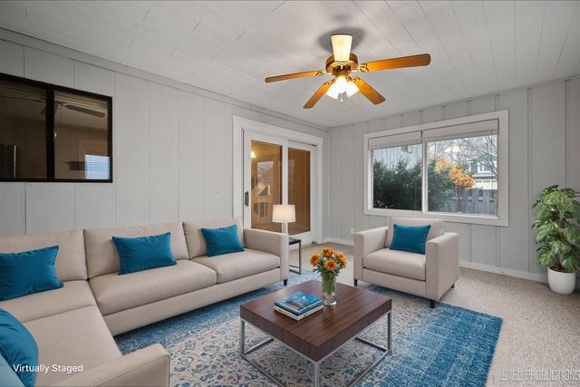 1009 Sutton Drive, Crystal Lake, IL 60014