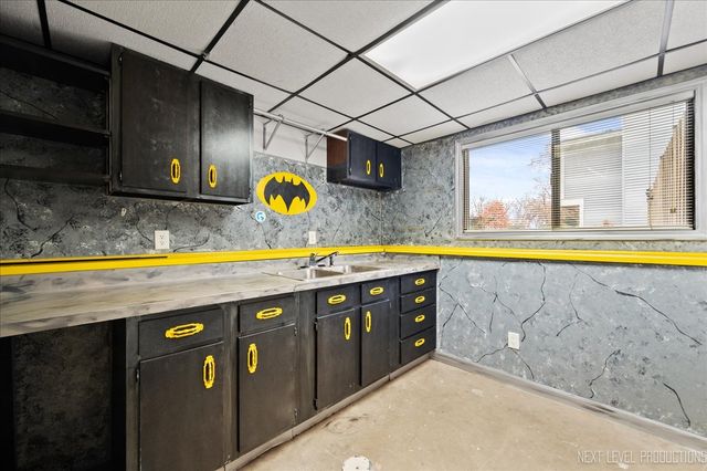 1009 Sutton Drive, Crystal Lake, IL 60014