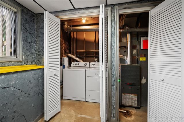 1009 Sutton Drive, Crystal Lake, IL 60014