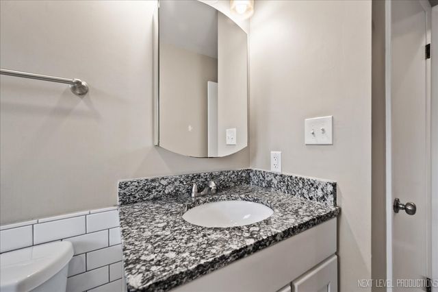 1009 Sutton Drive, Crystal Lake, IL 60014