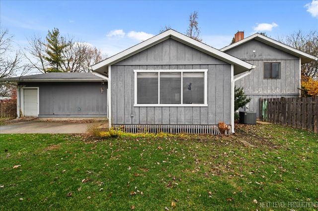 1009 Sutton Drive, Crystal Lake, IL 60014