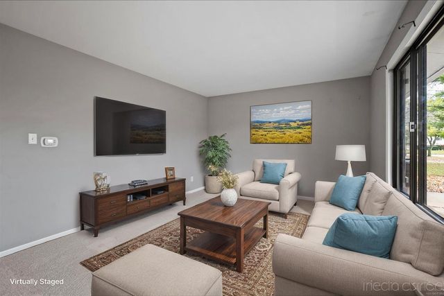 1009 Sutton Drive, Crystal Lake, IL 60014