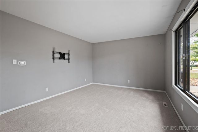 1009 Sutton Drive, Crystal Lake, IL 60014