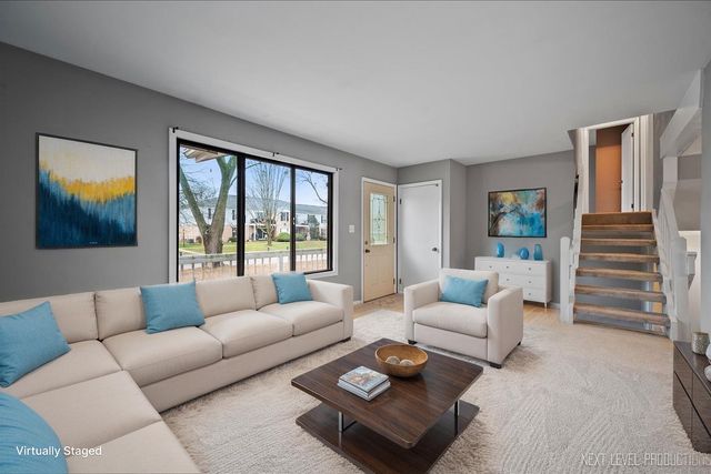 1009 Sutton Drive, Crystal Lake, IL 60014