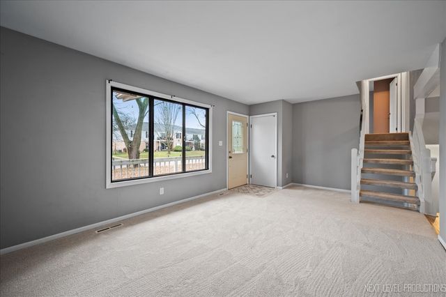 1009 Sutton Drive, Crystal Lake, IL 60014