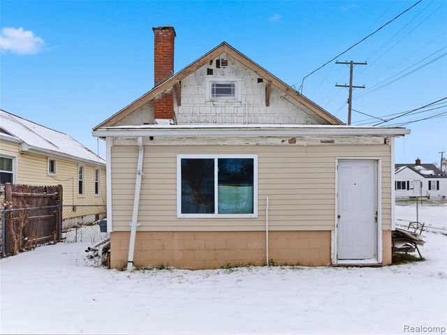 17392 Tennyson Street, Roseville, MI 48066