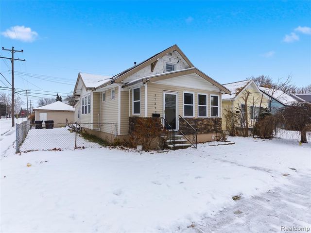 17392 Tennyson Street, Roseville, MI 48066