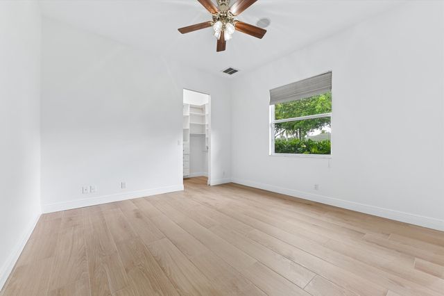 8717 Estate Drive, West Palm Beach, FL 33411