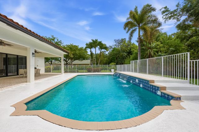 8717 Estate Drive, West Palm Beach, FL 33411
