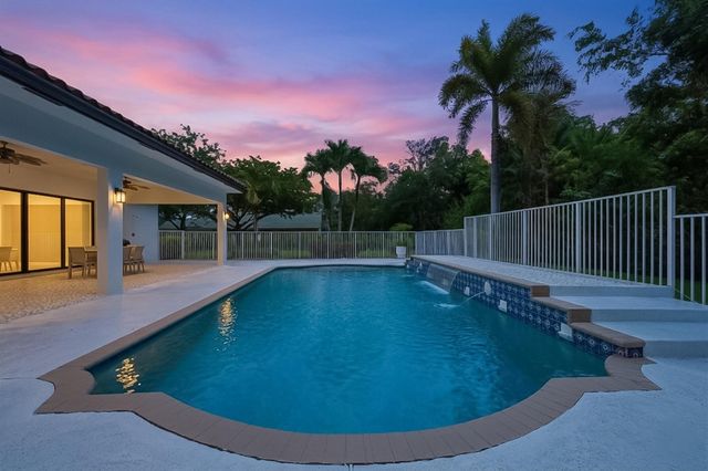 8717 Estate Drive, West Palm Beach, FL 33411