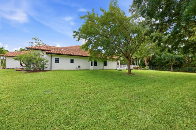 8717 Estate Drive, West Palm Beach, FL 33411