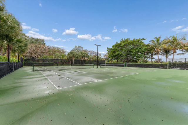 8717 Estate Drive, West Palm Beach, FL 33411