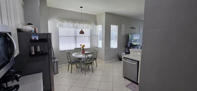 195 NW Willow Grove Avenue, Port St. Lucie, FL 34986