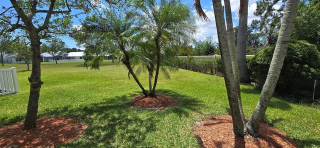 195 NW Willow Grove Avenue, Port St. Lucie, FL 34986