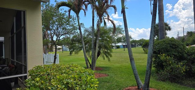 195 NW Willow Grove Avenue, Port St. Lucie, FL 34986
