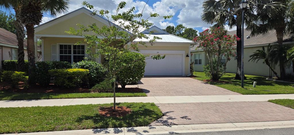 195 NW Willow Grove Avenue, Port St. Lucie, FL 34986