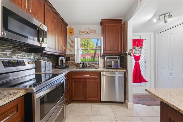 10300 NW 30th Ct 109, Sunrise, FL 33322