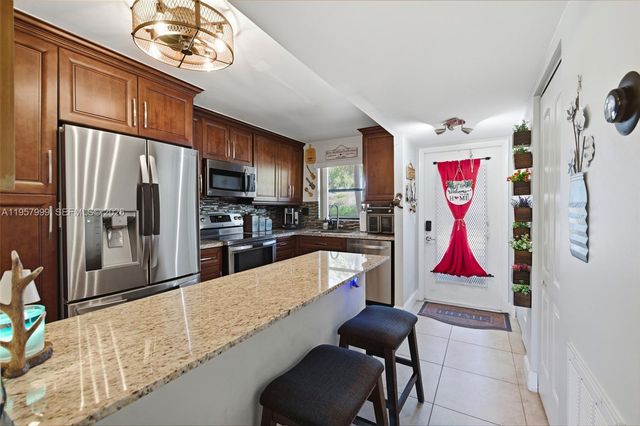 10300 NW 30th Ct 109, Sunrise, FL 33322