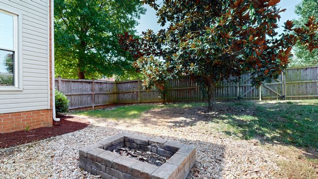 101 Vollan Ct, Hendersonville, TN 37075