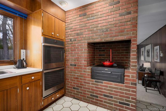 42 Thornwood Drive, Poughkeepsie, NY 12603