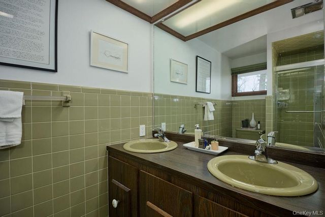 42 Thornwood Drive, Poughkeepsie, NY 12603