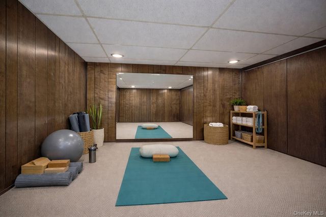 42 Thornwood Drive, Poughkeepsie, NY 12603