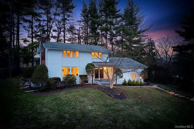 42 Thornwood Drive, Poughkeepsie, NY 12603