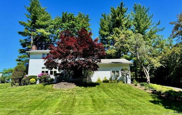 42 Thornwood Drive, Poughkeepsie, NY 12603