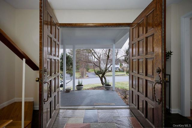 42 Thornwood Drive, Poughkeepsie, NY 12603