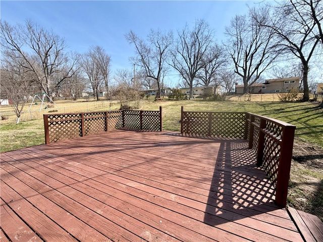 6937 NW Avalon Street, Kansas City, MO 64152