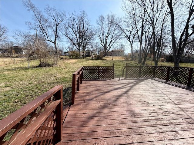 6937 NW Avalon Street, Kansas City, MO 64152