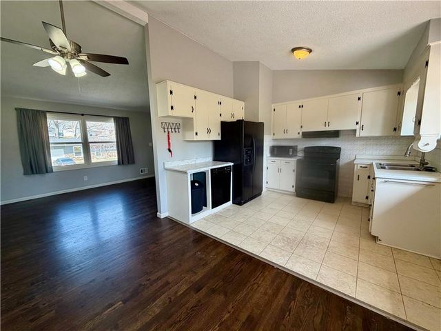 6937 NW Avalon Street, Kansas City, MO 64152