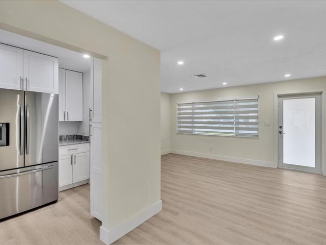 21 SE 11th Street, Dania Beach, FL 33004