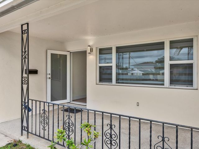 21 SE 11th Street, Dania Beach, FL 33004