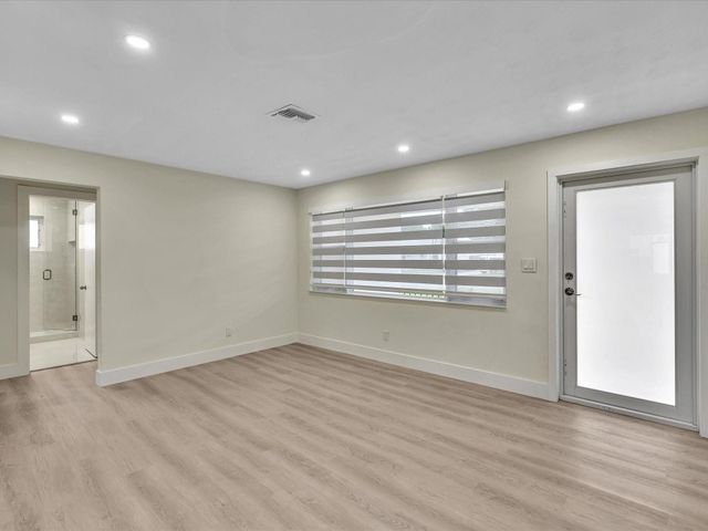 21 SE 11th Street, Dania Beach, FL 33004