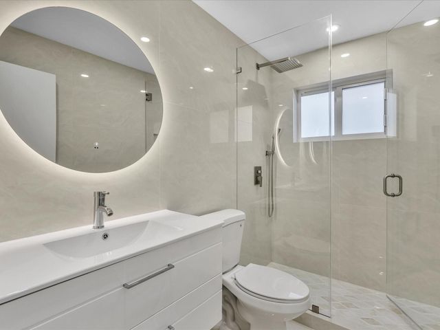 21 SE 11th Street, Dania Beach, FL 33004