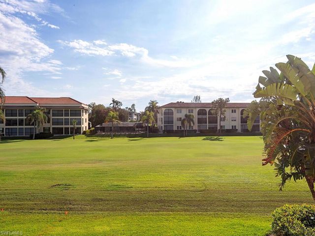 1087 Forest Lakes Dr Apt 201, Naples, FL 34105