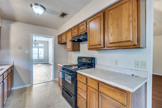 7413 Emerywood Lane, Fort Worth, TX 76137