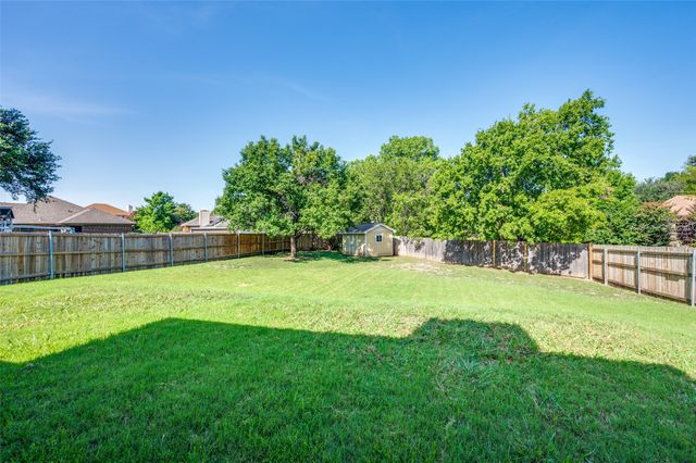 7413 Emerywood Lane, Fort Worth, TX 76137