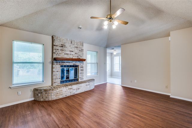 7413 Emerywood Lane, Fort Worth, TX 76137