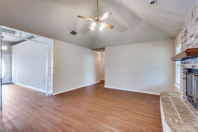 7413 Emerywood Lane, Fort Worth, TX 76137