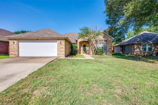 7413 Emerywood Lane, Fort Worth, TX 76137