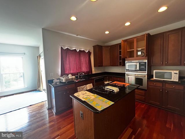 8177 MCCAULEY WAY, Lorton, VA 22079
