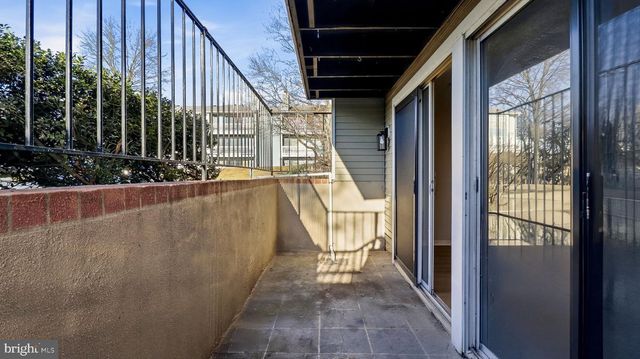 49 KENWOOD DR, Sicklerville, NJ 08081