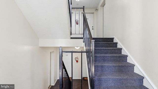 49 KENWOOD DR, Sicklerville, NJ 08081