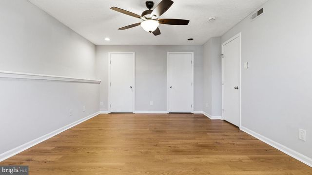 49 KENWOOD DR, Sicklerville, NJ 08081