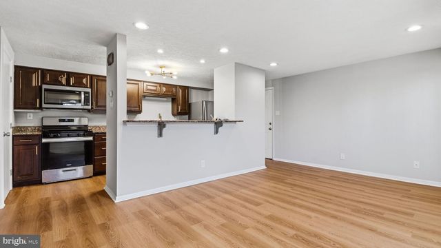 49 KENWOOD DR, Sicklerville, NJ 08081