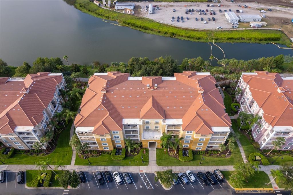 Image 1 of property listing at 5036 SHOREWAY LOOP 20705, Orlando, FL 32819