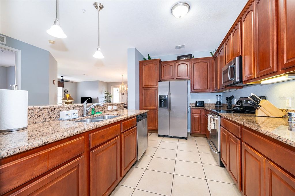 Image 18 of property listing at 5036 SHOREWAY LOOP 20705, Orlando, FL 32819