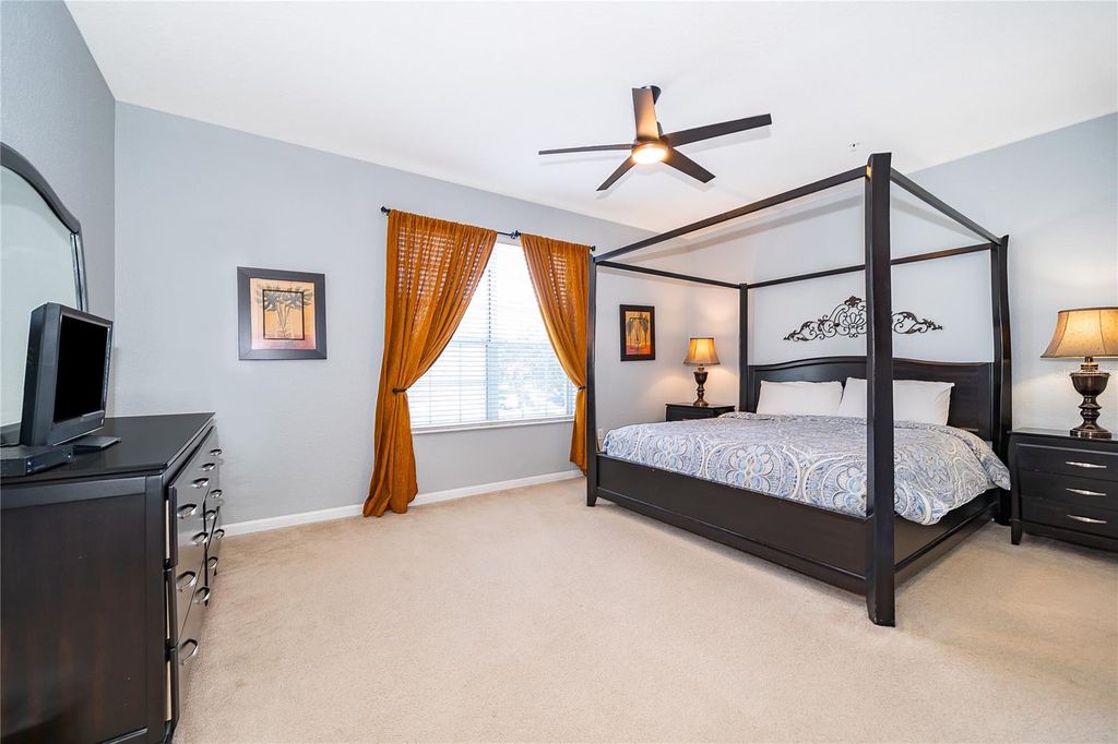 Image 21 of property listing at 5036 SHOREWAY LOOP 20705, Orlando, FL 32819